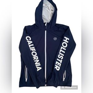 NWOT HOLLISTER RAINCOAT